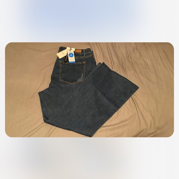 NWT Judy Blue Tummy Control Flare High waisted Sz 22 - Picture 4 of 9